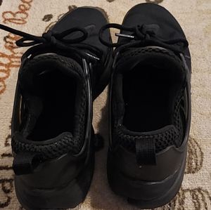 Youth Nike Prestos Triple Black Y7